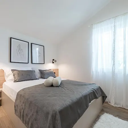 Boro 4 Дубровник