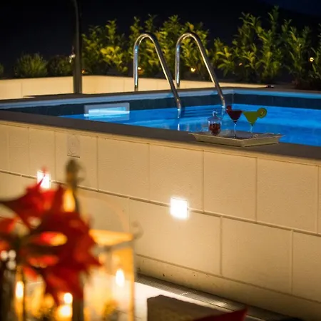 Apartment Boro 4 *