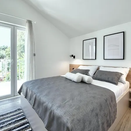 Apartment Boro 4